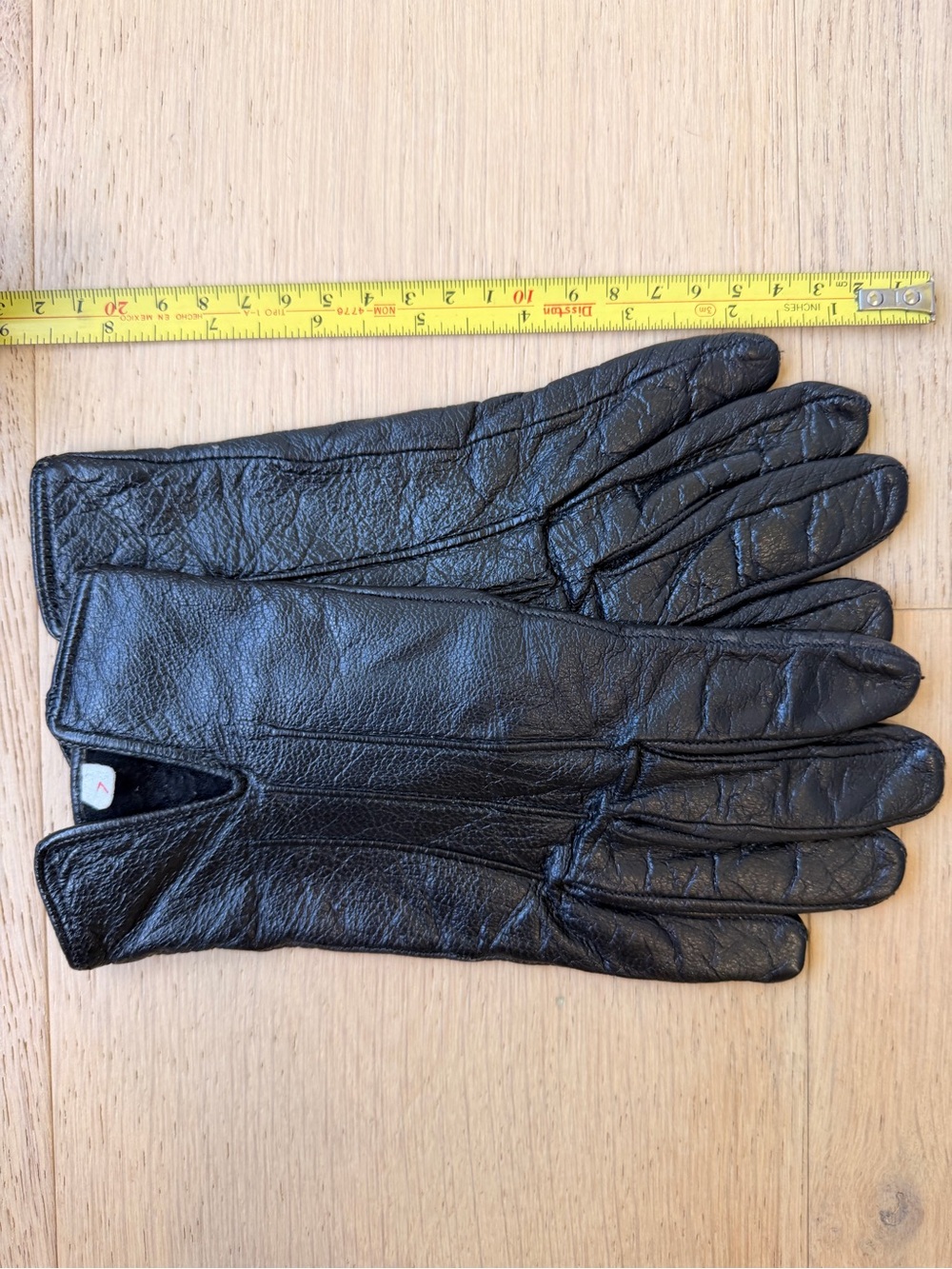 Women’s Black Leather Gloves - Picture 4 of 5